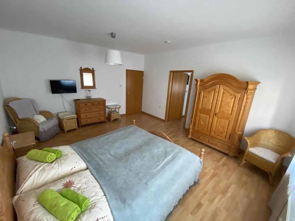 Ferienwohnung am Theo Carlen Platz Ormesheim Exterior foto